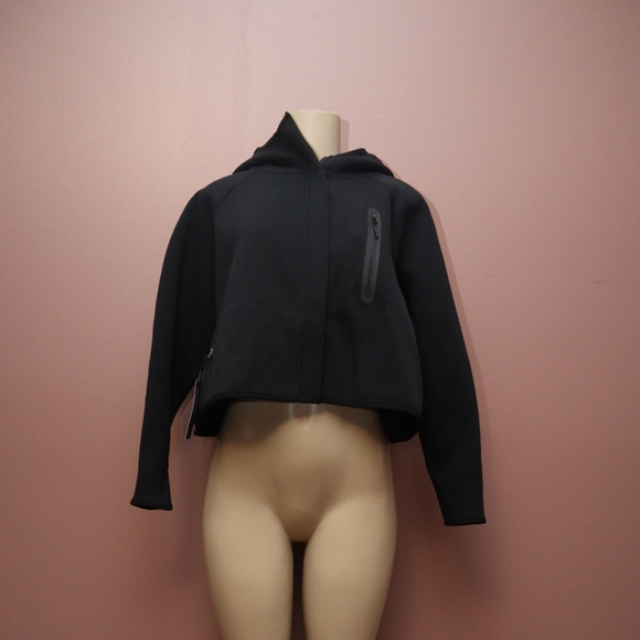 Nike "women's" Tech fleece loose fit crop - Picture 2 of 2